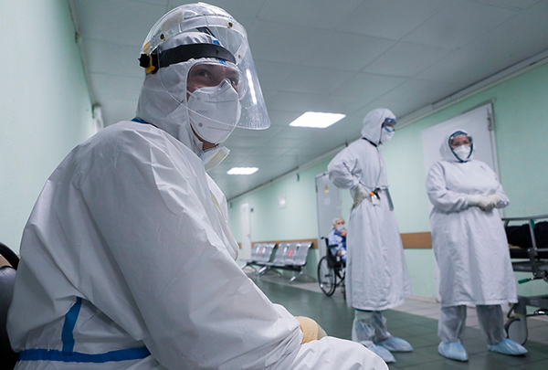В России за сутки выявили 17,7 тысяч заразившихся COVID